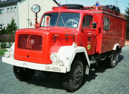 files/guerzenich/bilder/Fahrzeuge/historisch/02 DN-8054 1983-SW 1000 DN Guerz FahrSeit 02-61-01.jpg